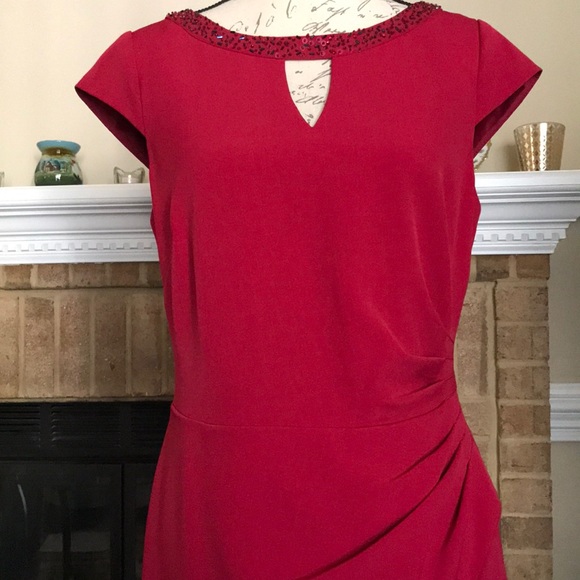 NWT ADRIANNA PAPELL RED SHEATH SEQUINED DRESS Size 10 - Picture 7 of 17